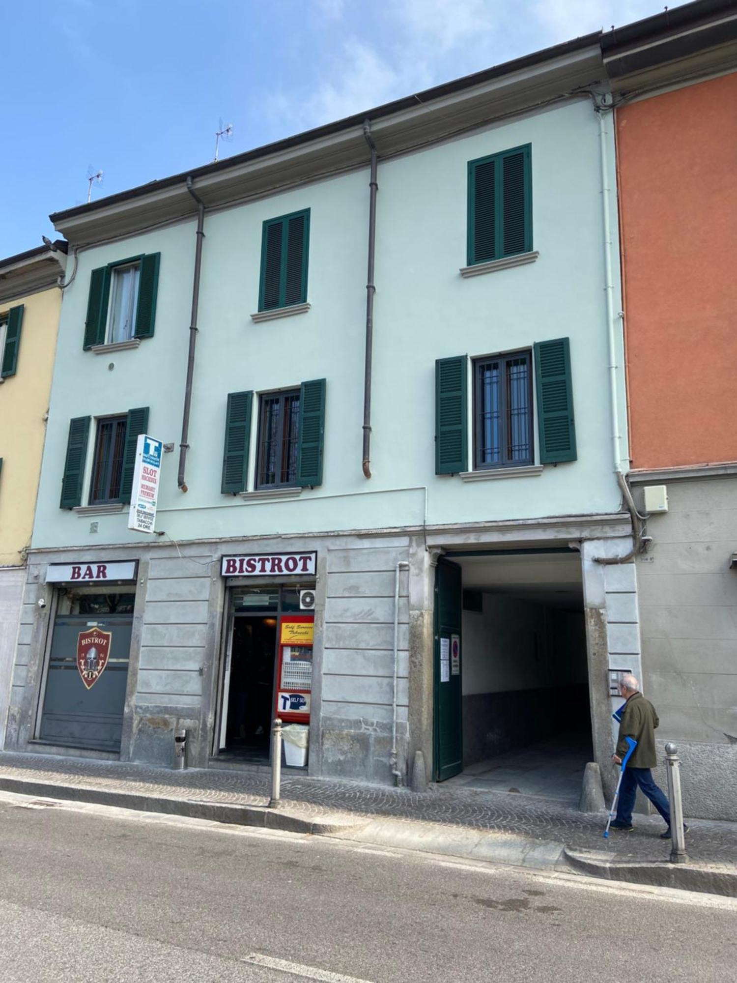 Apartment Old Wall Como Center Exterior photo